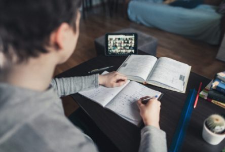 etudiant_ordinateur